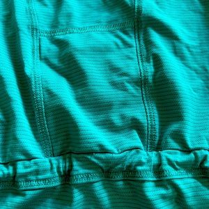 Lululemon bundle - 2 tank tops. Medium- X-Large EUC. Save on shipping w/ these 2